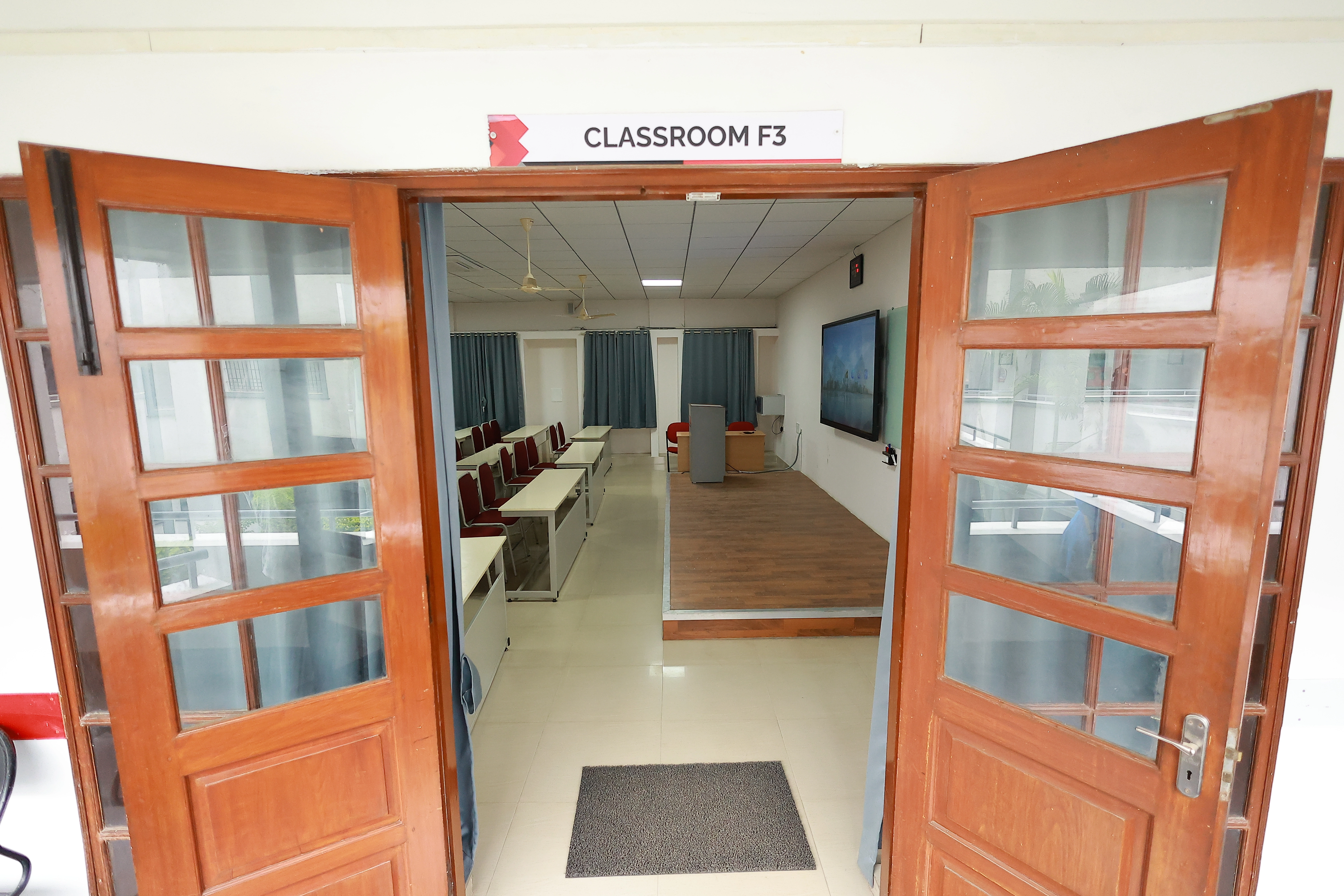 Smart Classrooms & Learning Spaces